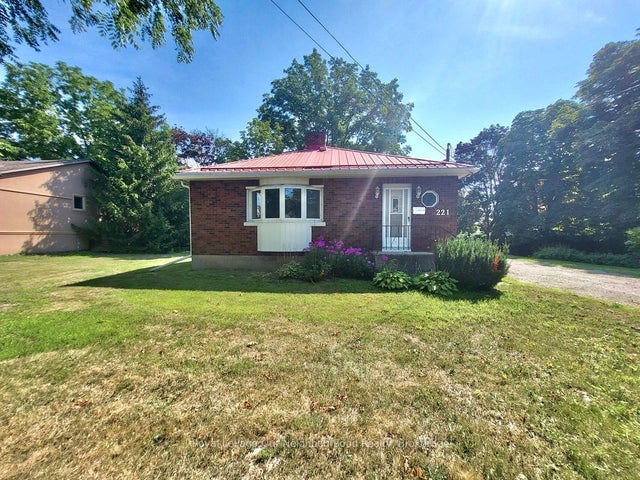 221 Liberty Street N, Clarington