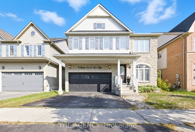 12 Robert Attersley Drive E, Whitby