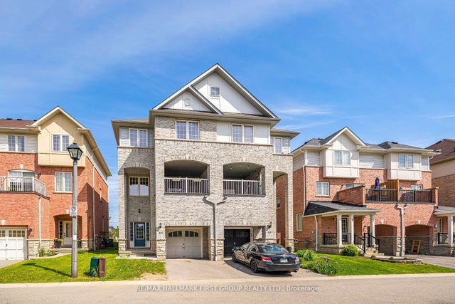 527 Rossland Road E, Ajax