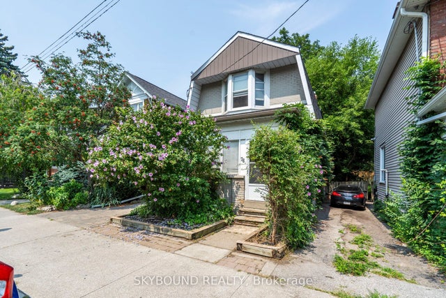 76 Eastwood Road, Toronto E02