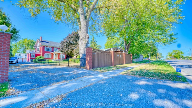 1110 Simcoe Street S Upper #3, Oshawa