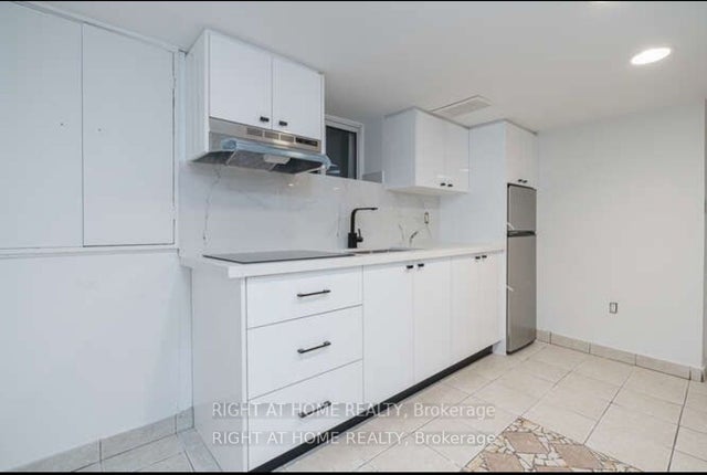 157 Woodycrest Avenue N Basement, Toronto E03