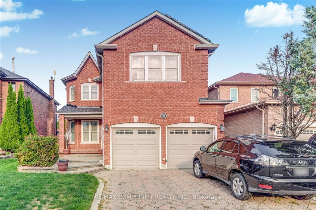 35 Hartrick Place Main, Whitby