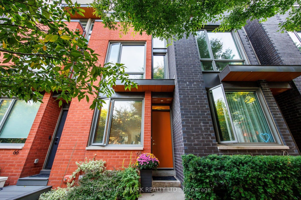 68 Boulton Avenue, Toronto E01