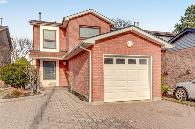 290 Braymore Boulevard, Toronto E11