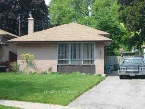 18 Stoney Creek Drive Lower, Toronto E10