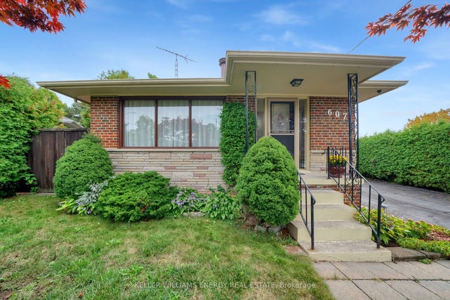 607 Newman Crescent, Whitby