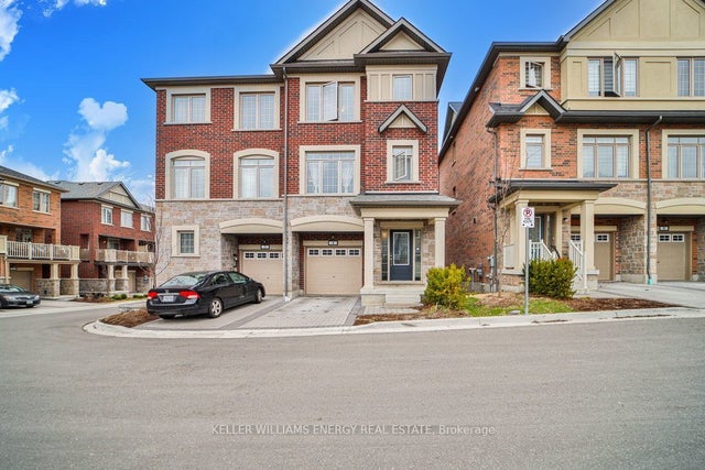 4 Healthcote Lane, Ajax