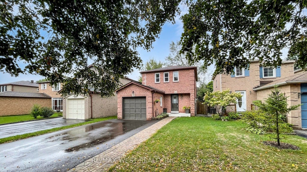 52 Radford Drive, Ajax