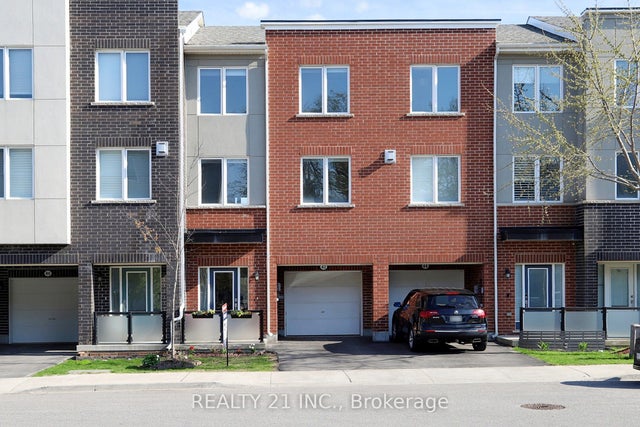 42 Heron Park Pl Place N, Toronto E10