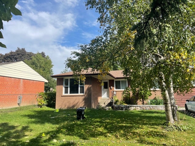 43 Fairglen Avenue, Toronto E05