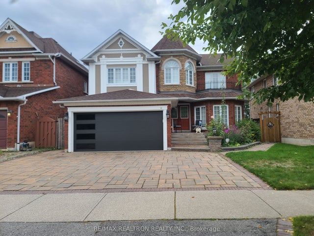 32 Dennis Drive, Ajax
