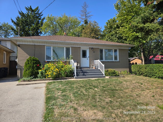 122 Kitchener Road, Toronto E10