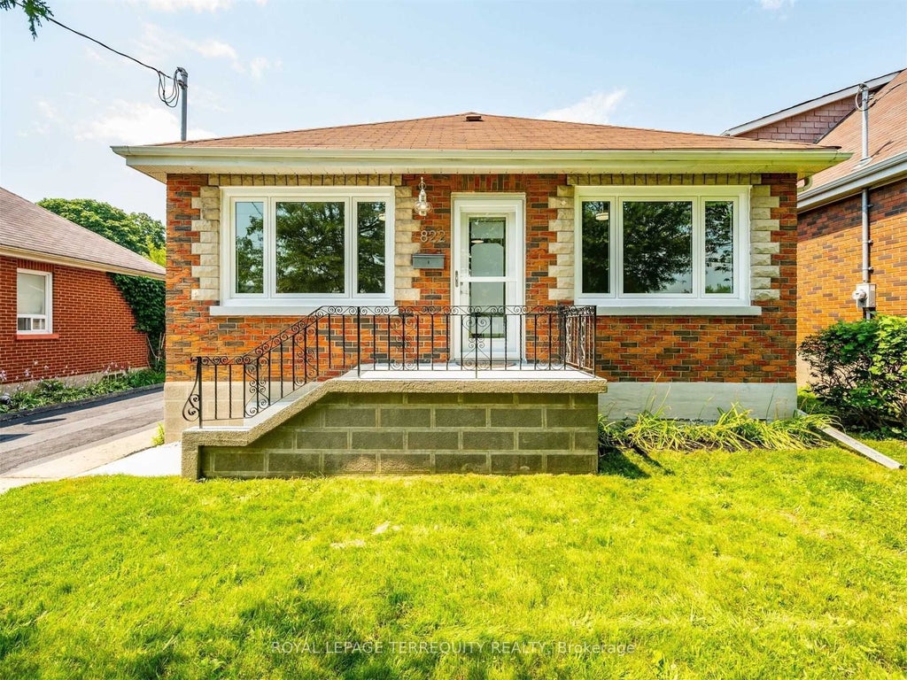 822 Douglas Street Main, Oshawa