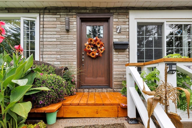 7 Maybourne Avenue, Toronto E04