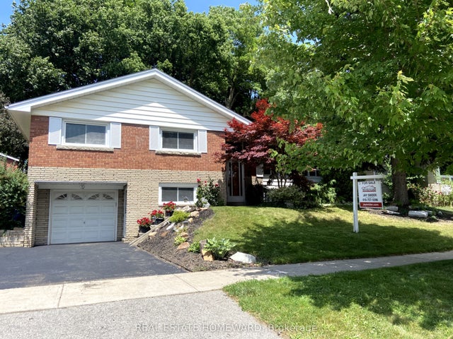8 Burnview Crescent, Toronto E09