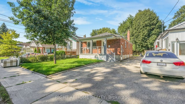 36 Vanbrugh Avenue, Toronto E06