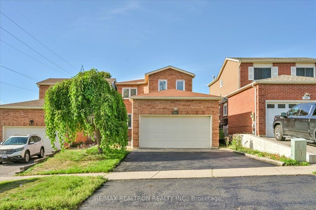 203 Glen Hill Drive, Whitby