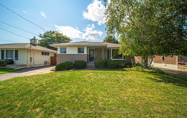 564 Central Park Boulevard N, Oshawa