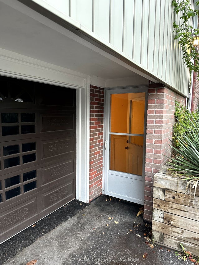 204 Mason Drive, Whitby