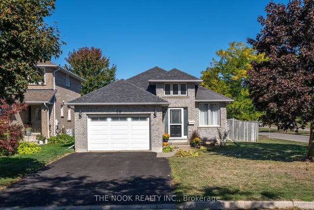 58 Stagemaster Crescent, Clarington