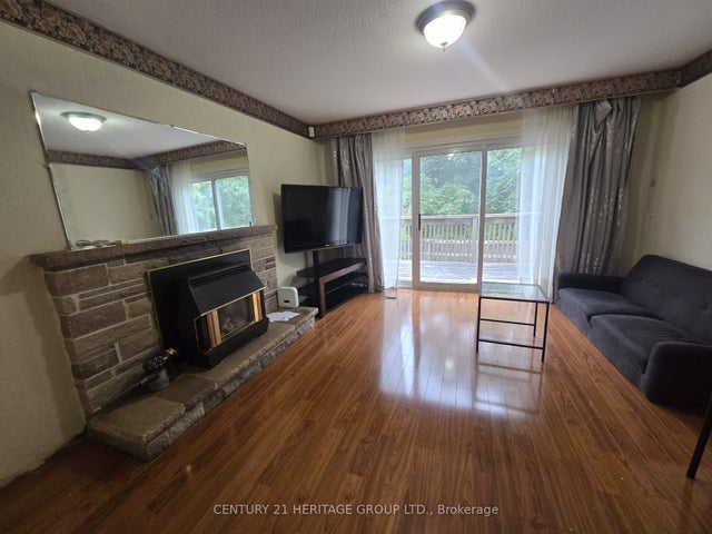 17 Skyridge Road, Toronto E09