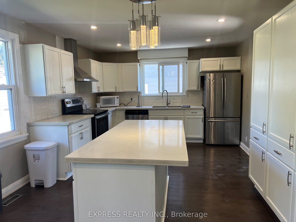 120 Beatrice Street W, Oshawa