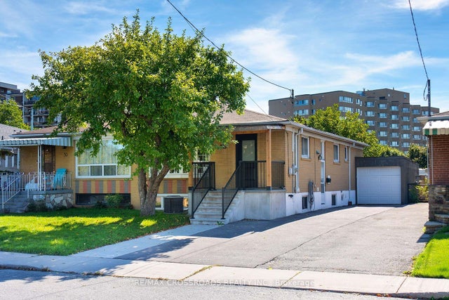 37 Avis Crescent, Toronto E03