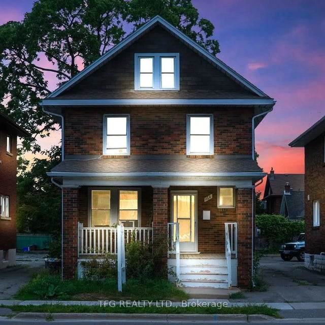 160 Adelaide Avenue E Main, Oshawa