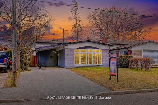 47 Deerfield Road, Toronto E09