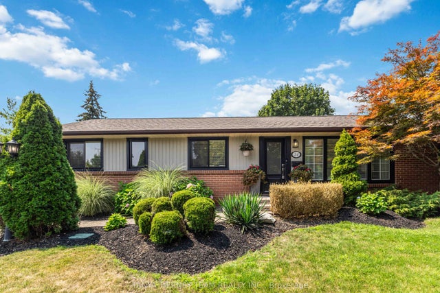 54 Montgomery Avenue, Whitby