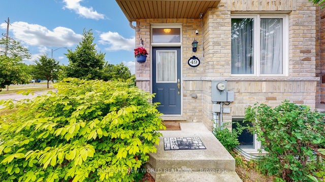 49 Kawneer Terrace, Toronto E04