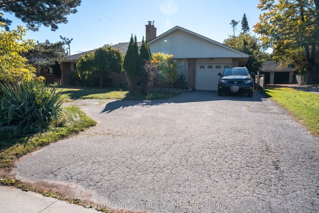 445 Rossland Road W, Oshawa