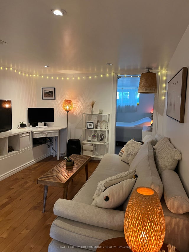 92 Kenilworth (lower) Avenue, Toronto E02