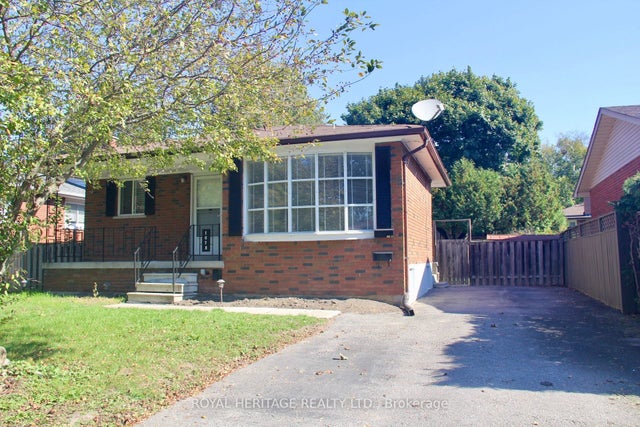 1078 Ronlea Avenue S, Oshawa
