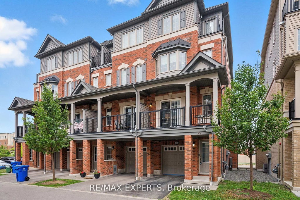 32 Aquatic Ballet Path, Oshawa