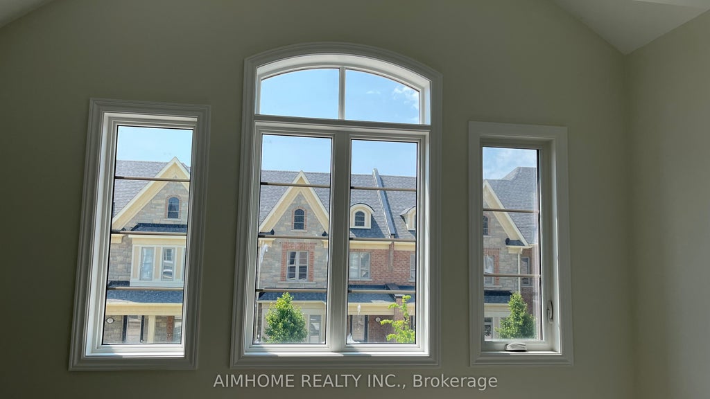 20 Clutterbuck Lane, Ajax