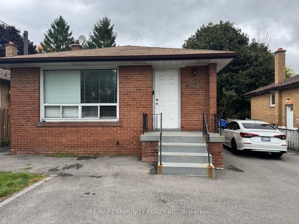 591 Harmony Road S Main, Oshawa