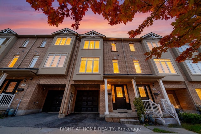 48 Curran Hall Crescent, Toronto E09