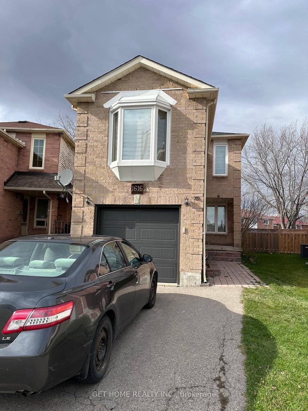 1616 Tawnberry Street, Pickering