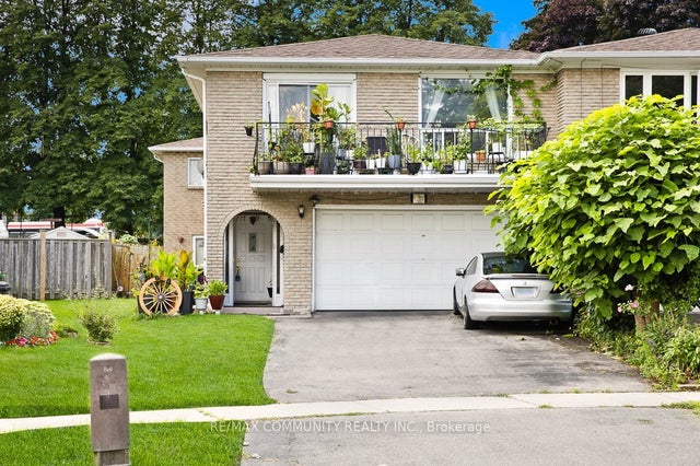 17 Tineta Crescent, Toronto E07