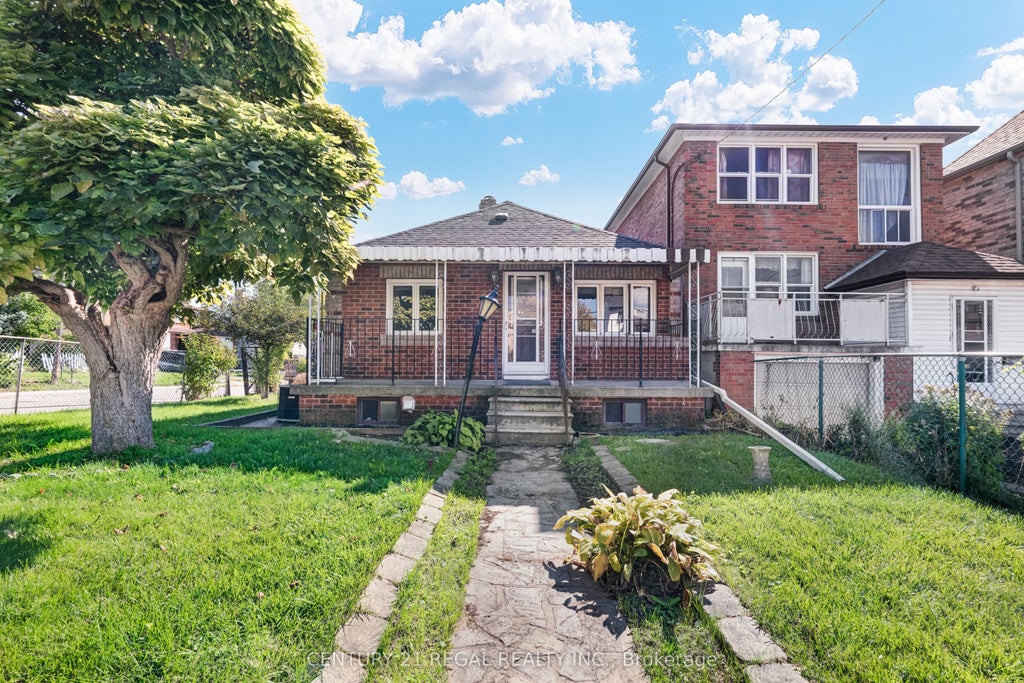 39 Butterworth Avenue, Toronto E06