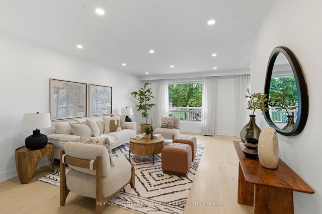 194 Fairglen Avenue, Toronto E05