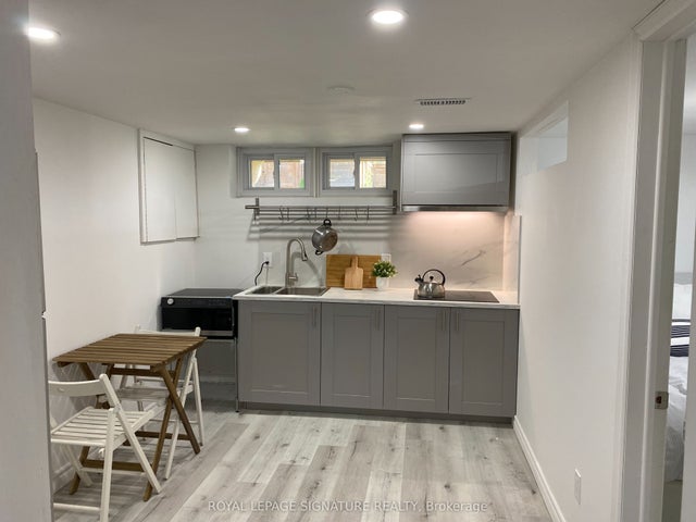 38 Wishing Well Drive C, Toronto E05