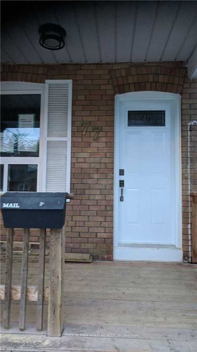 77 Newmarket Avenue Upper, Toronto E02