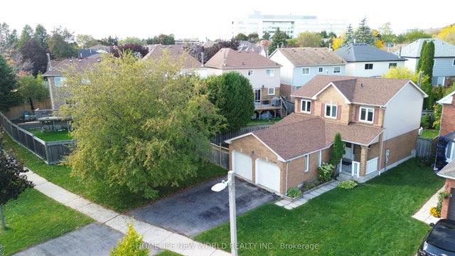 100 Bassett Boulevard, Whitby