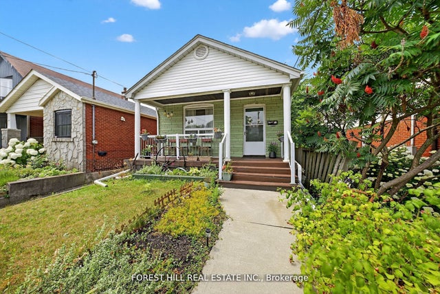 38 Scotia Avenue, Toronto E06
