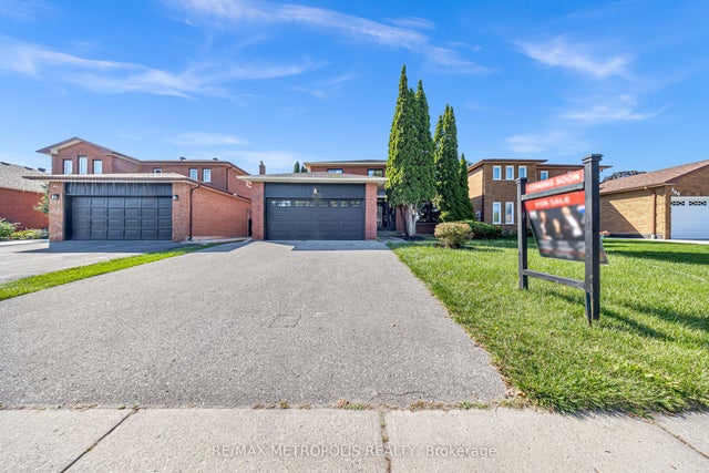 296 Thornton Road N, Oshawa