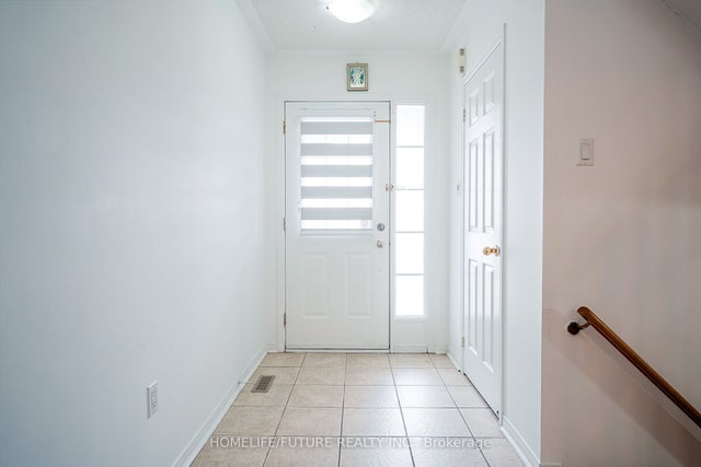 18 Mansbridge Crescent, Ajax