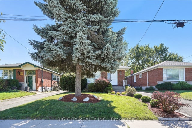 7 Armitage Drive, Toronto E04